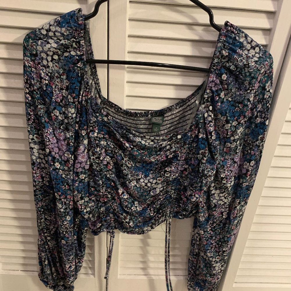 wild fable long sleeve front scrunch crop top